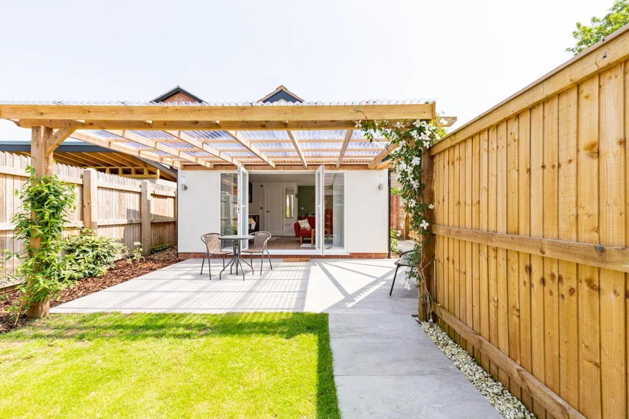 Charming Chester Studio With Private Garden & Free Parking Eksteriør billede